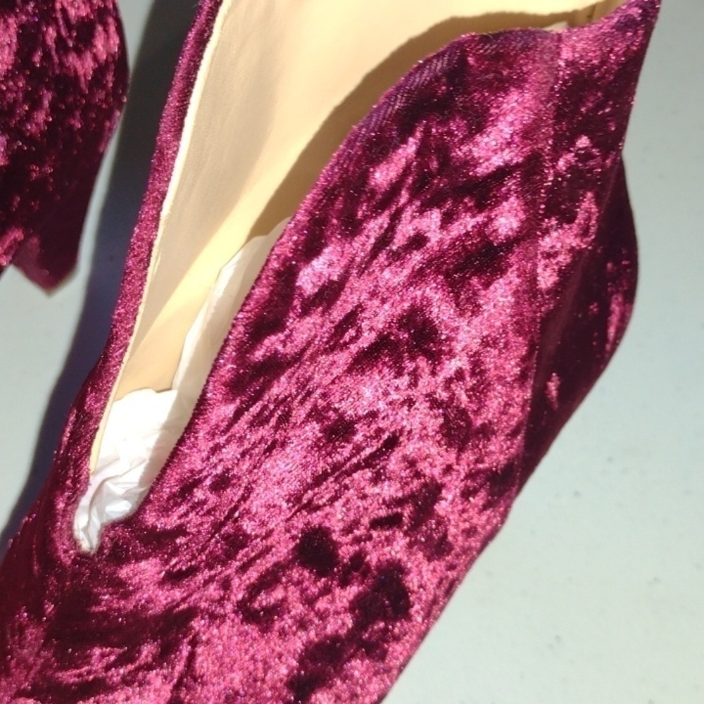 VINCE Camuto Evanata Crushed Velvet Bootie Red size 8.5 - Picture 10 of 14